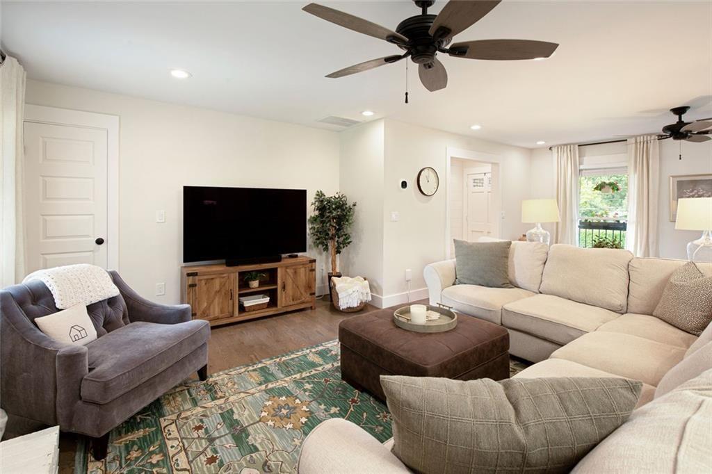 3847 Cloudland Drive Drive SE