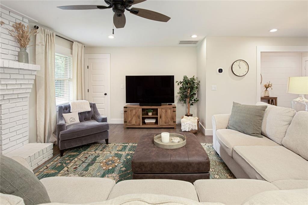 3847 Cloudland Drive Drive SE