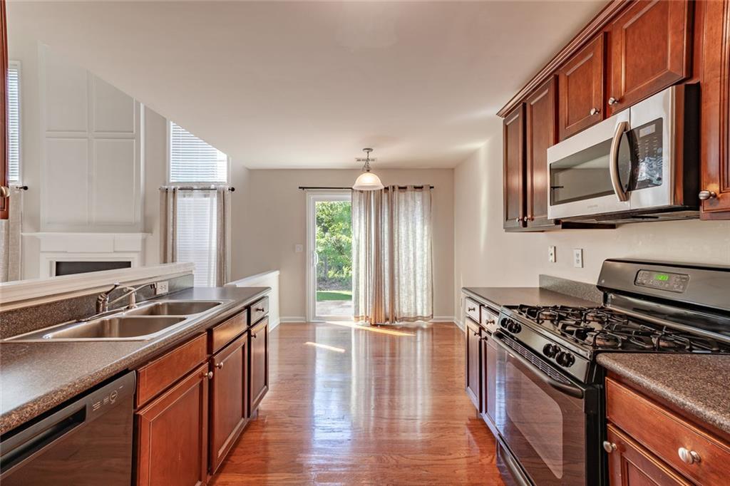 3595 Moor Pointe Drive