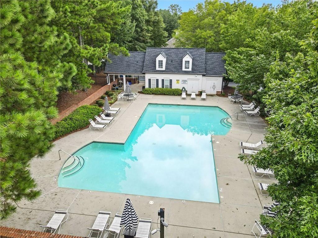 4833 Edinburgh Drive