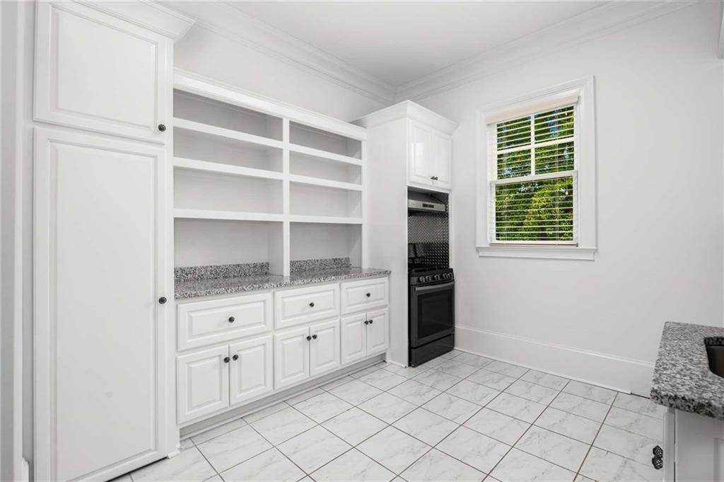 5505 Long Island Drive NW