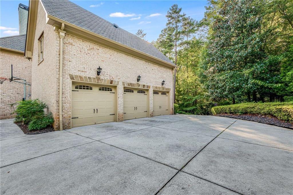 5505 Long Island Drive NW