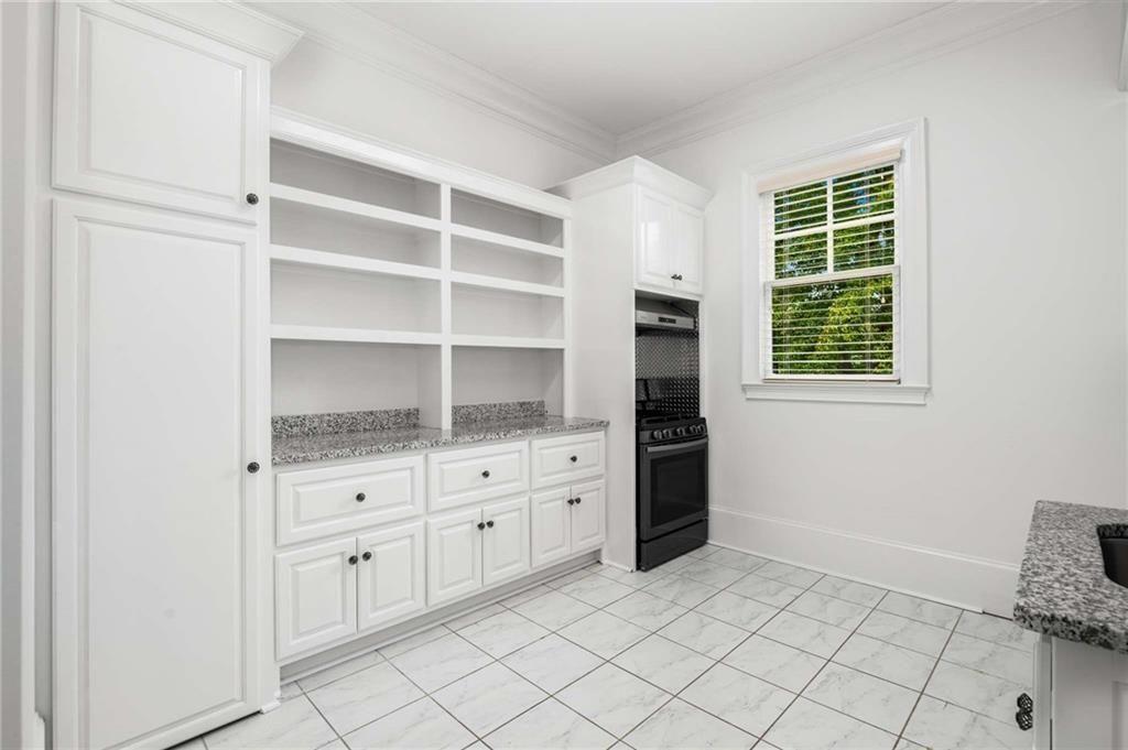 5505 Long Island Drive NW