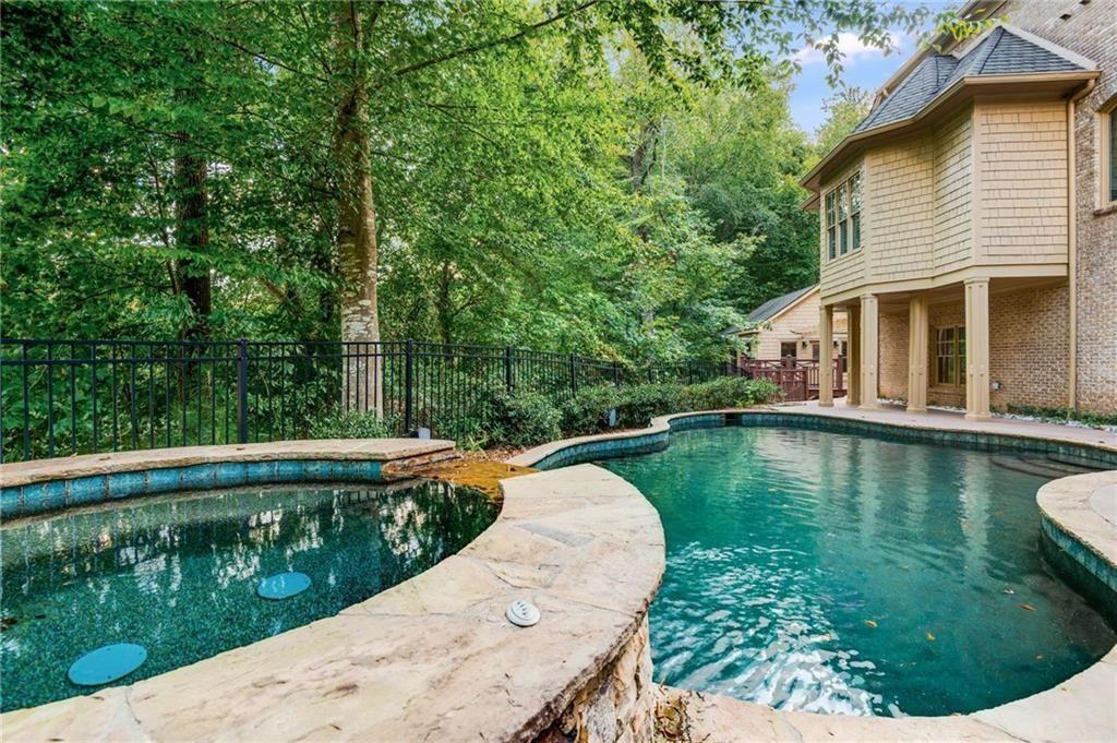 5505 Long Island Drive NW