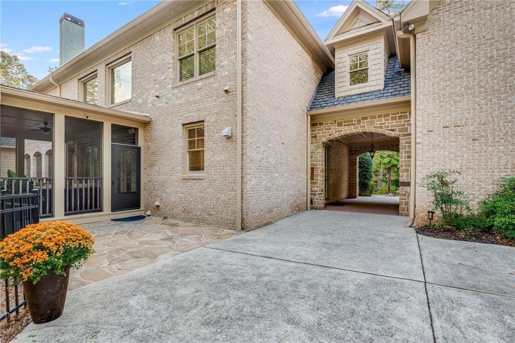 5505 Long Island Drive NW