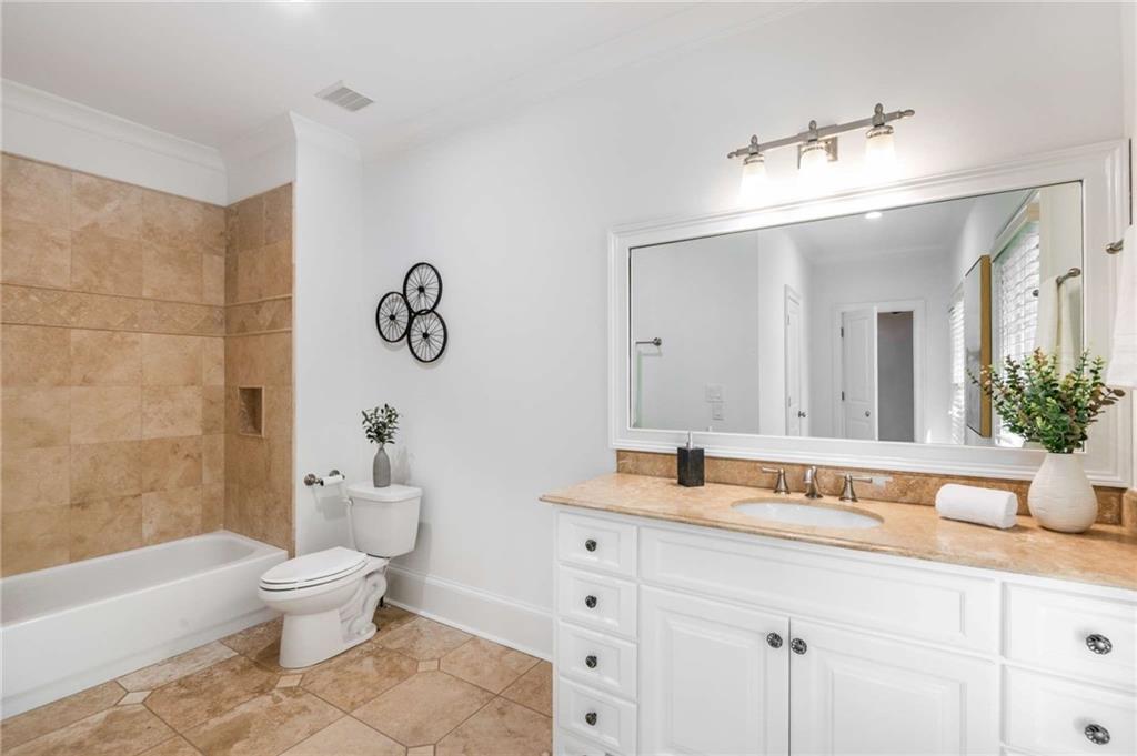 5505 Long Island Drive NW