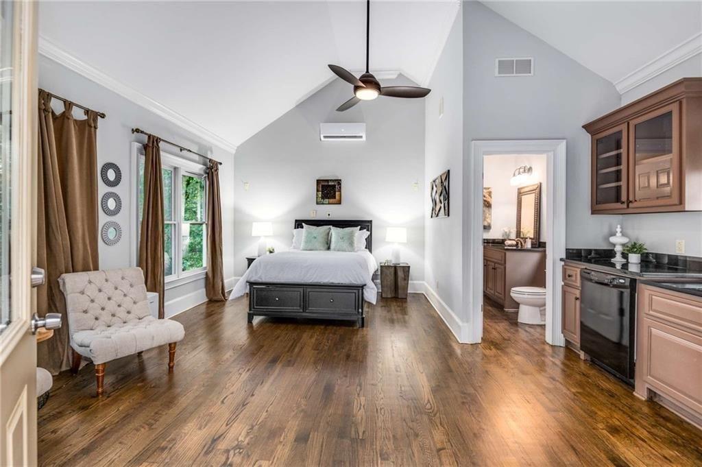 5505 Long Island Drive NW