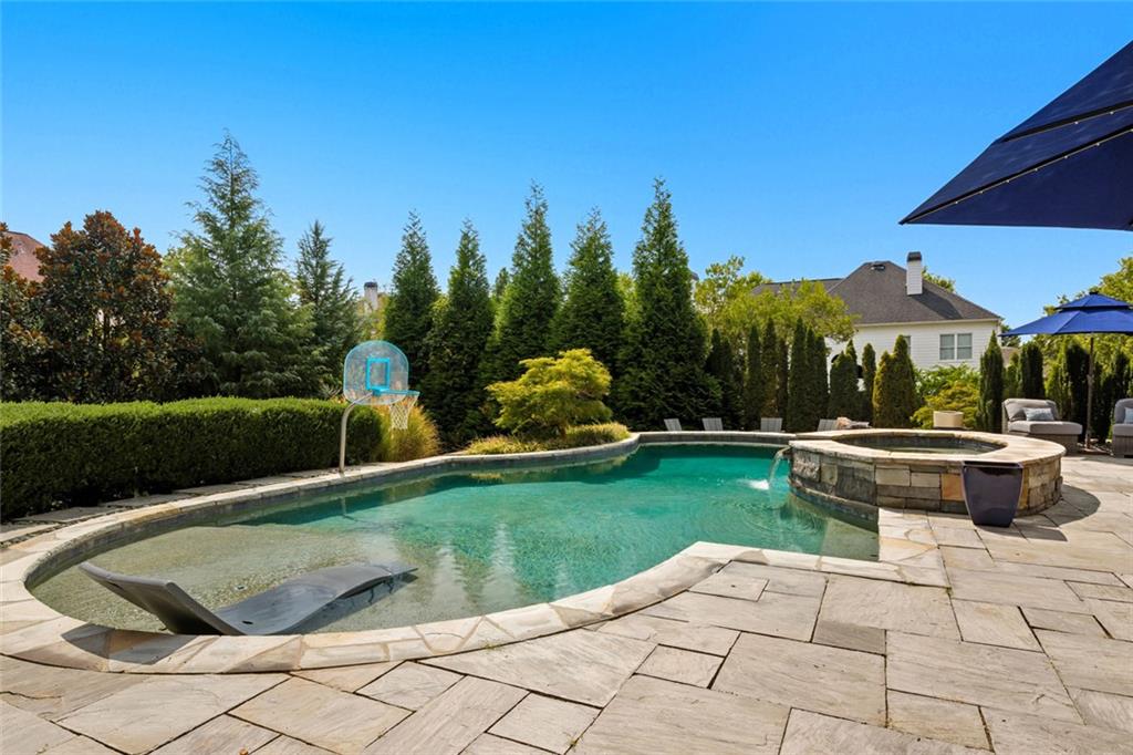 1094 Meadow Bluff Terrace