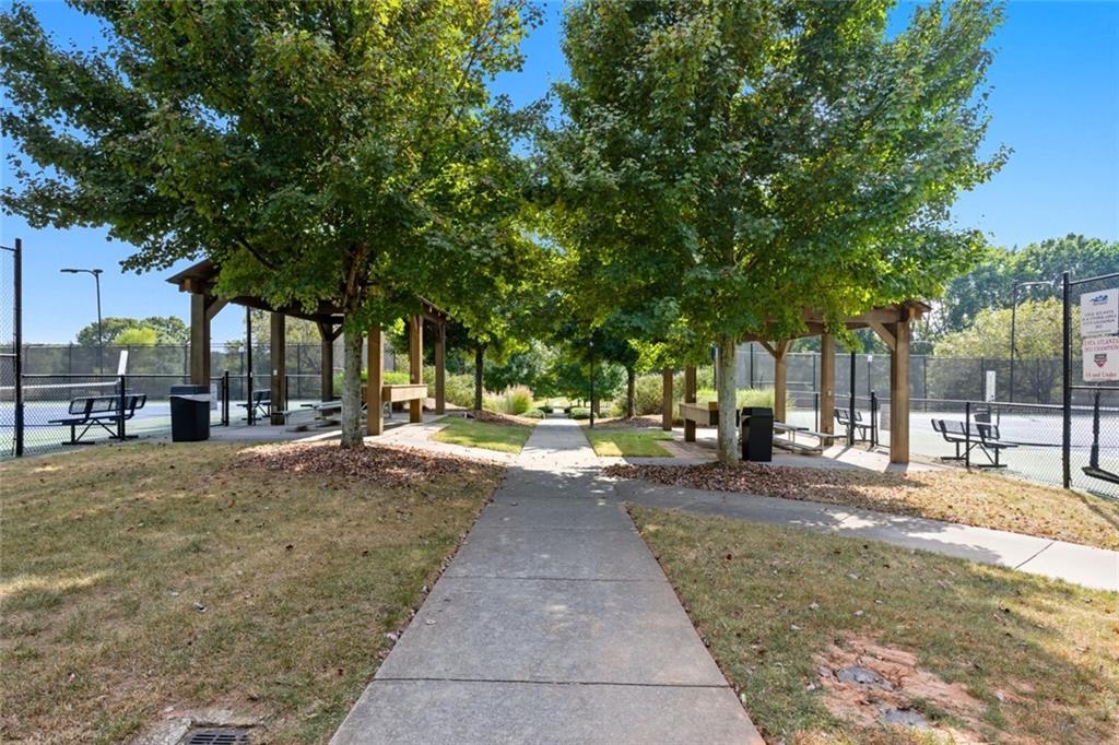 1094 Meadow Bluff Terrace