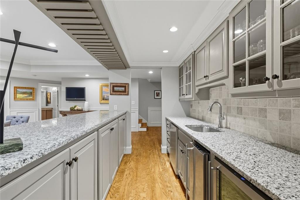 1094 Meadow Bluff Terrace