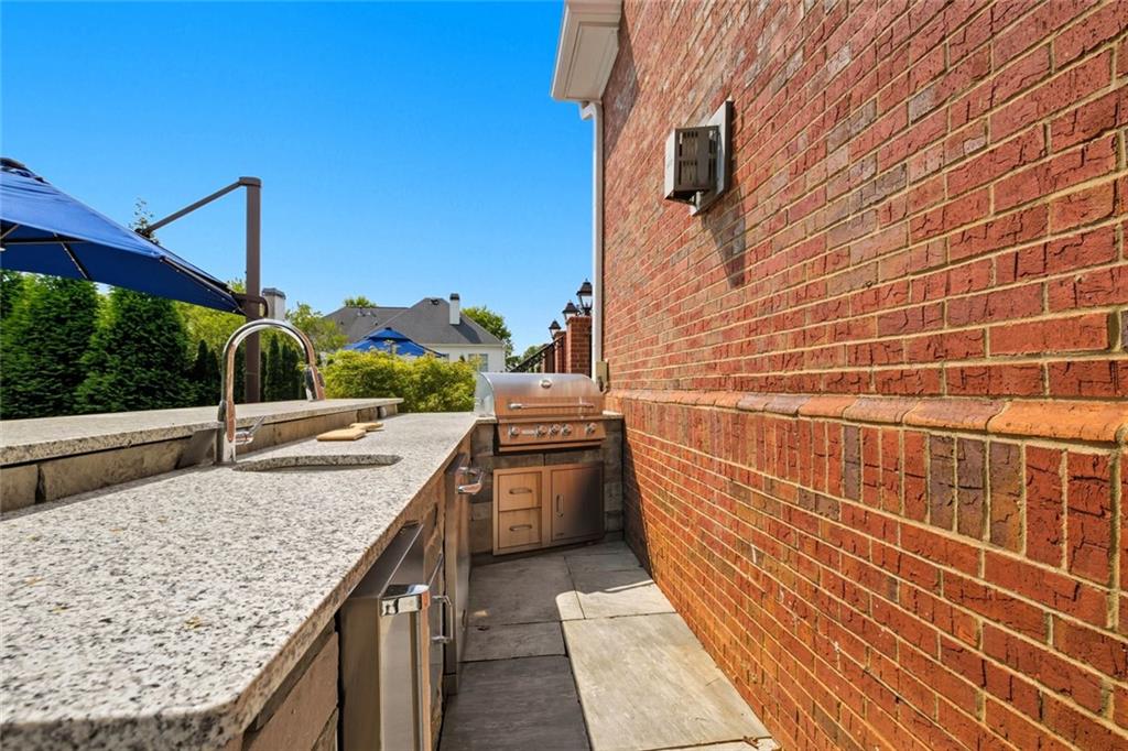 1094 Meadow Bluff Terrace