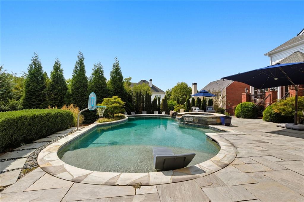 1094 Meadow Bluff Terrace