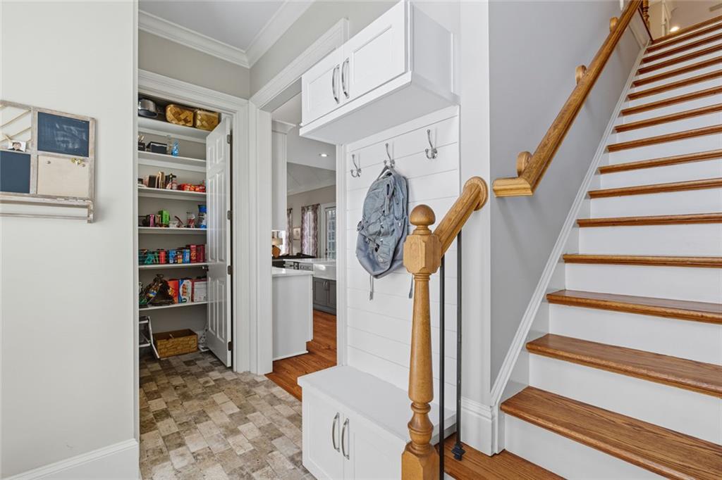 1094 Meadow Bluff Terrace