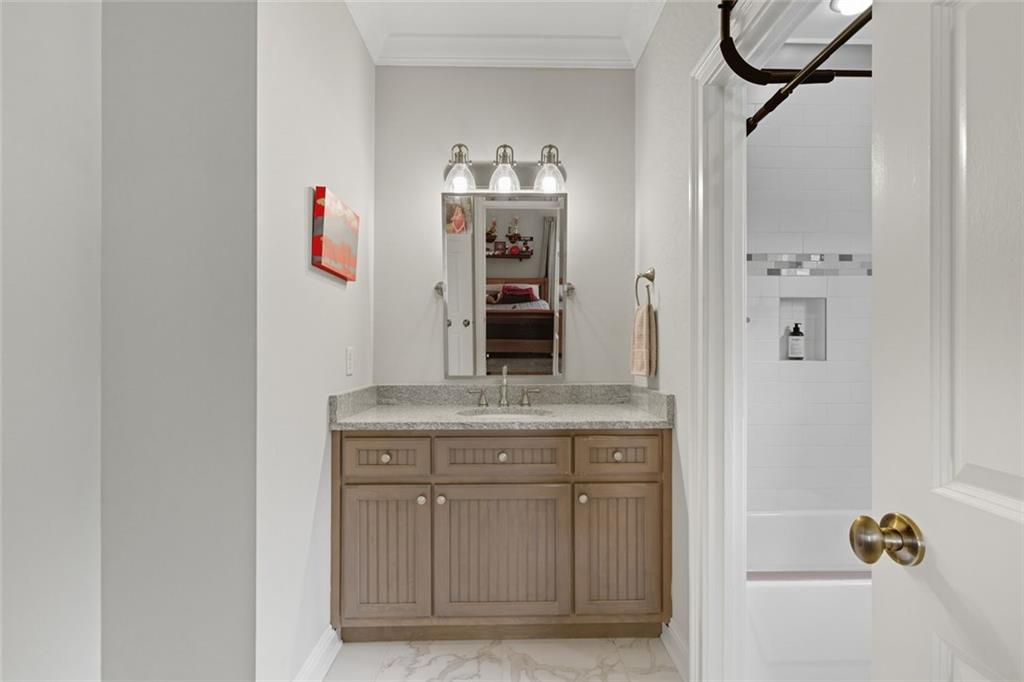 1094 Meadow Bluff Terrace