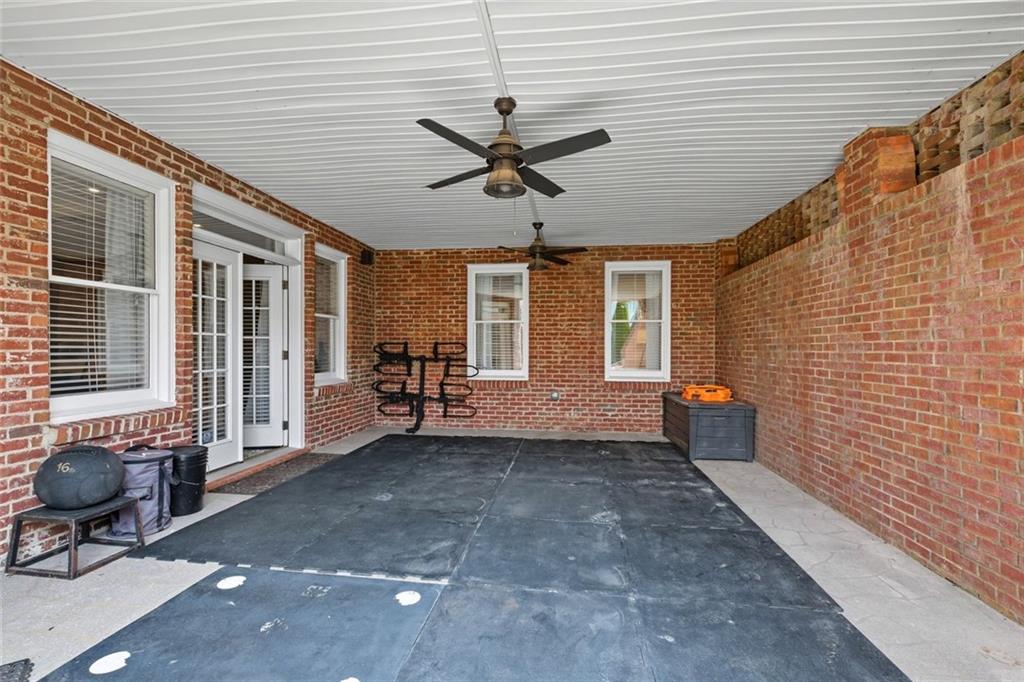 1094 Meadow Bluff Terrace