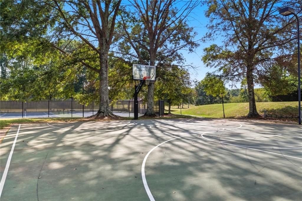 1094 Meadow Bluff Terrace