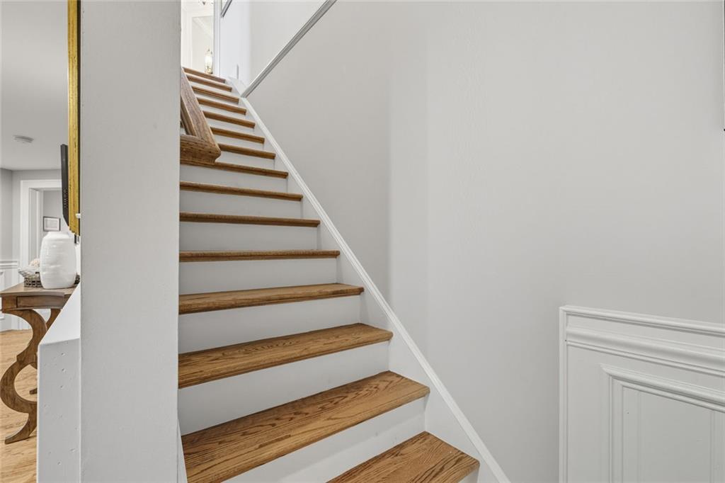 1094 Meadow Bluff Terrace