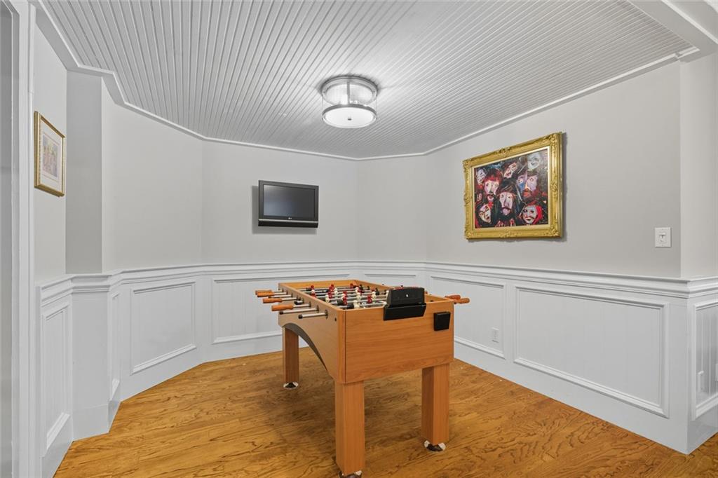 1094 Meadow Bluff Terrace