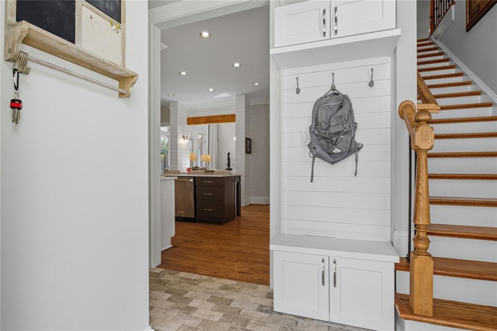 1094 Meadow Bluff Terrace