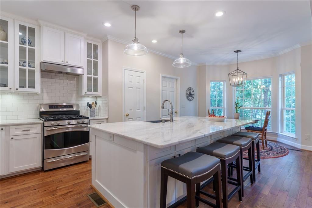 3465 Point View Circle