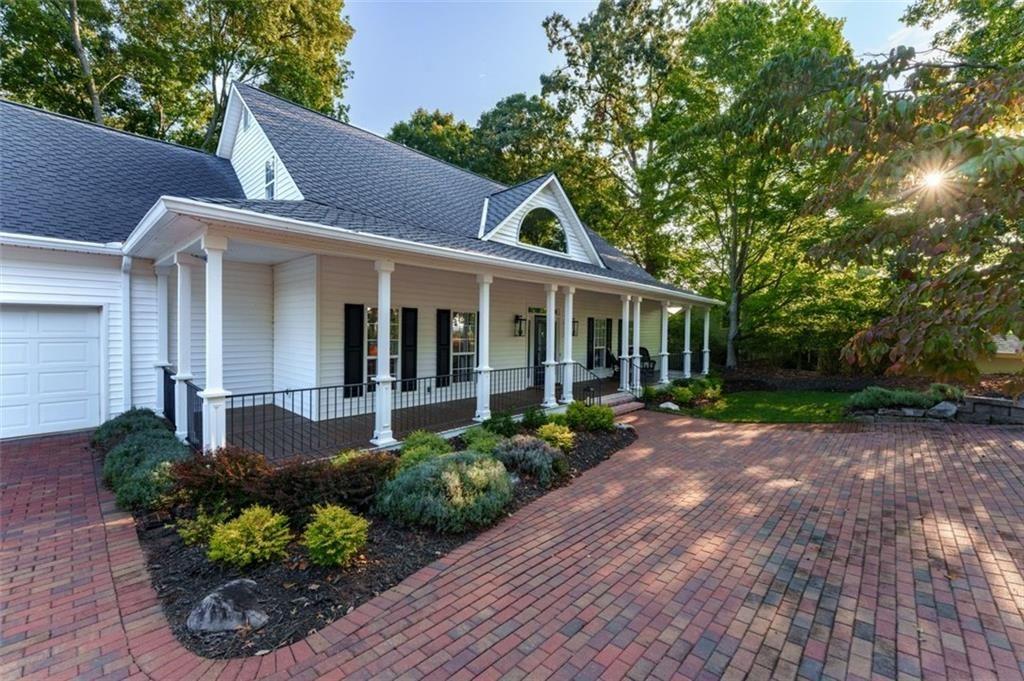 3465 Point View Circle