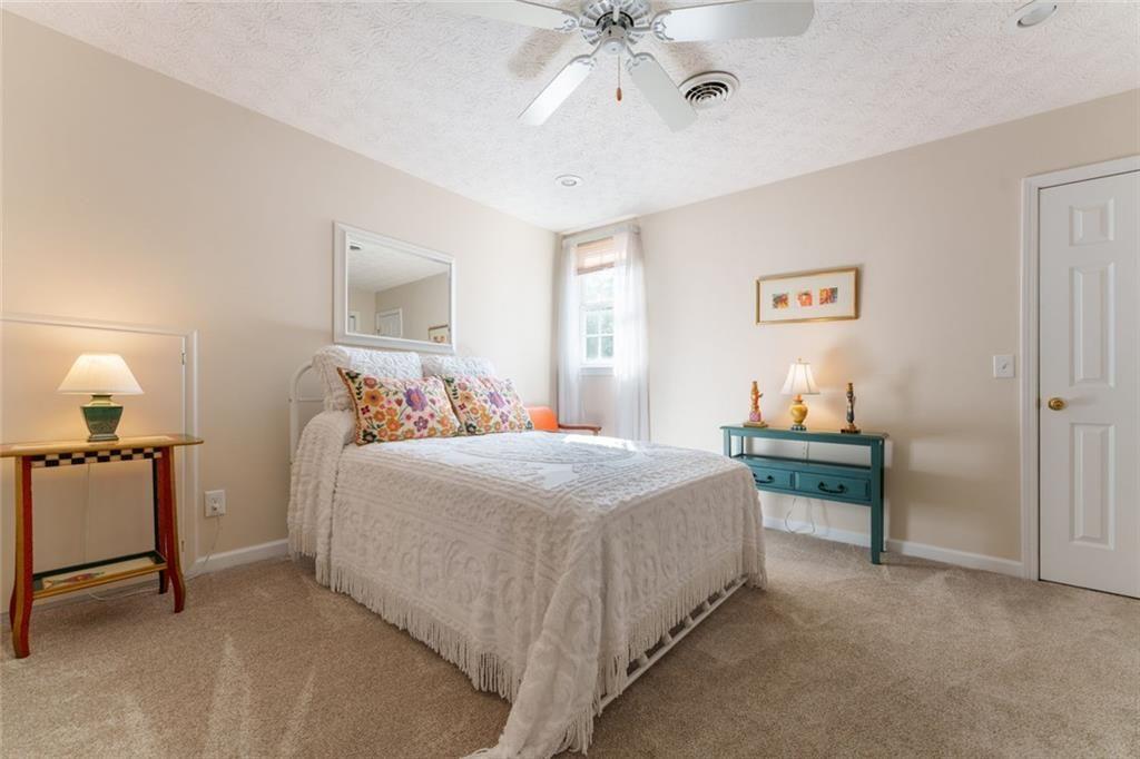 3465 Point View Circle