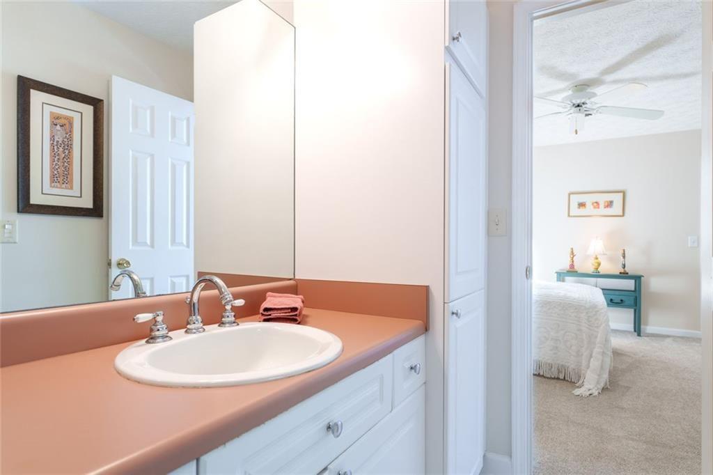 3465 Point View Circle