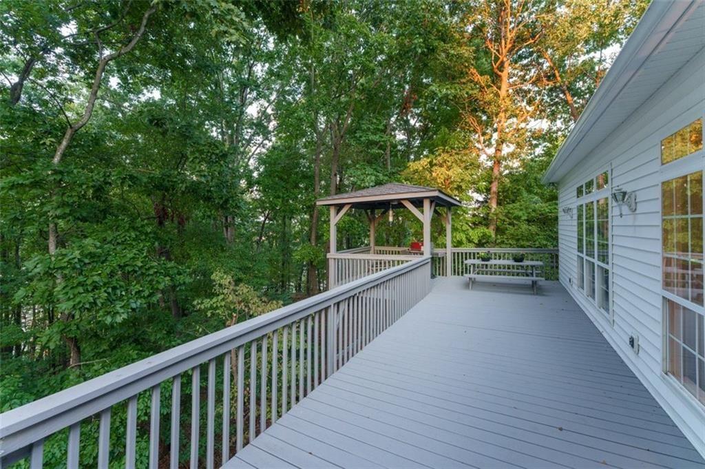 3465 Point View Circle