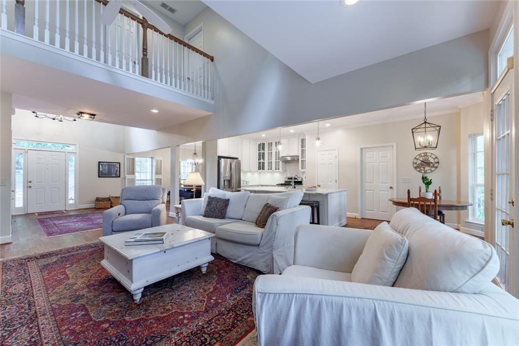 3465 Point View Circle