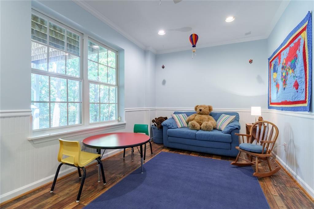 3465 Point View Circle