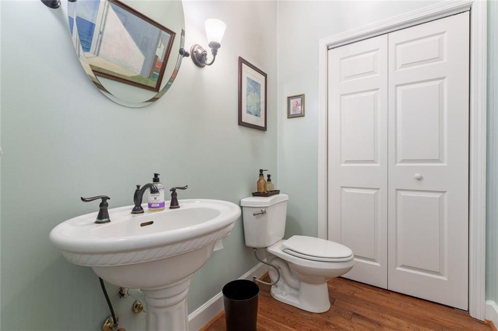 3465 Point View Circle