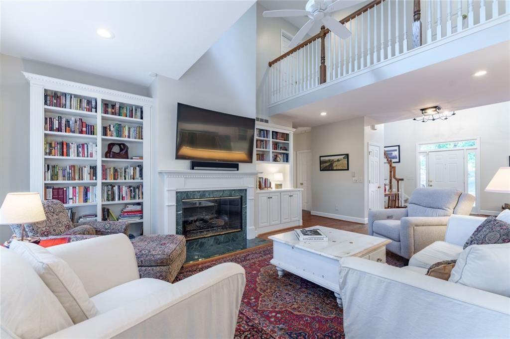 3465 Point View Circle