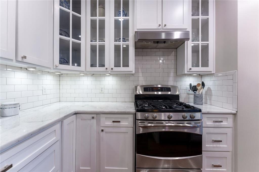 3465 Point View Circle