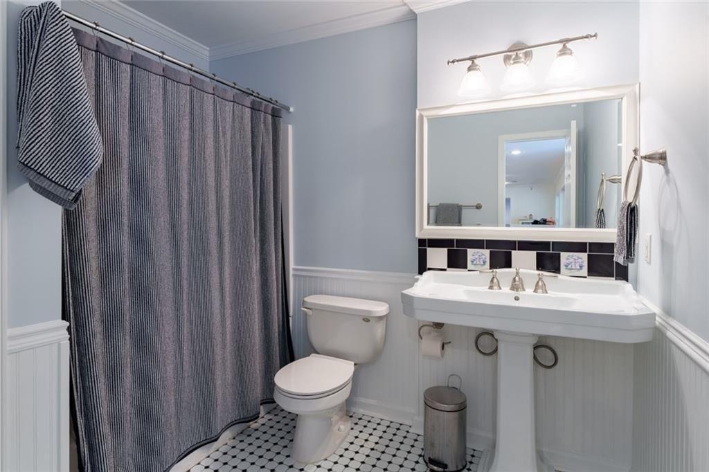 3465 Point View Circle