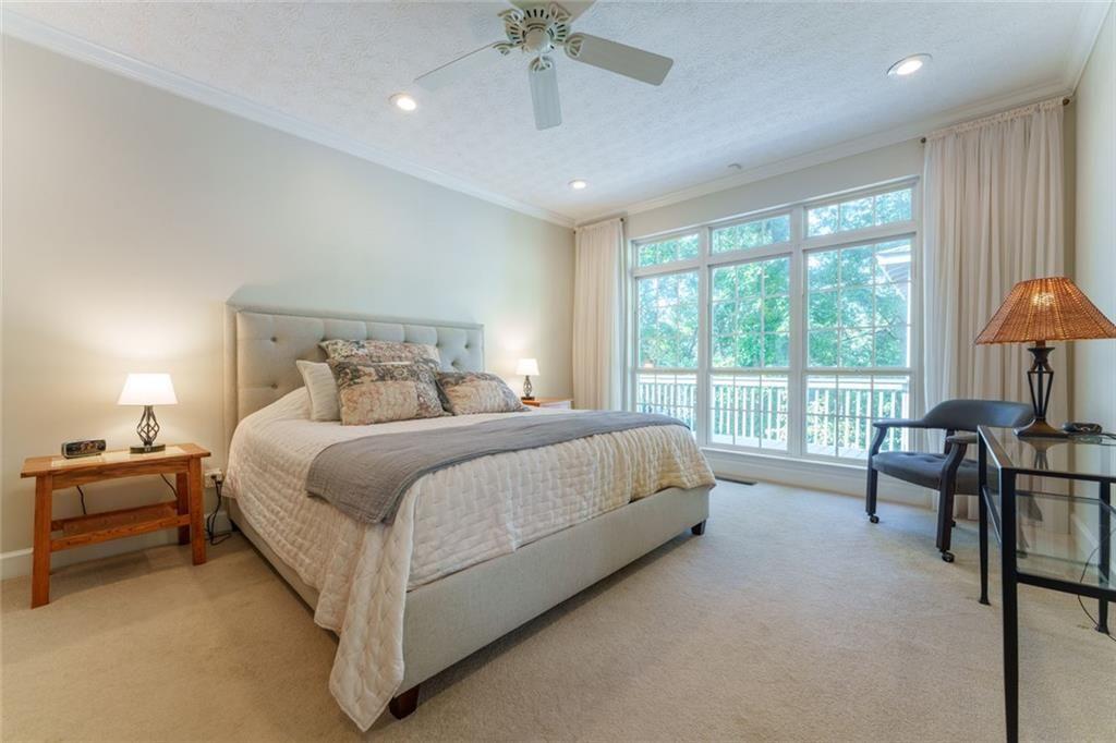 3465 Point View Circle