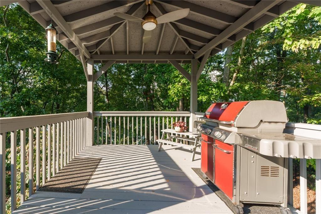 3465 Point View Circle