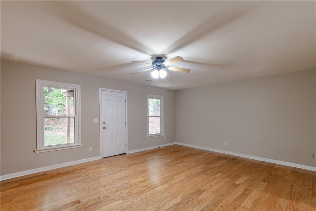 705 Oxford Crest Court NW