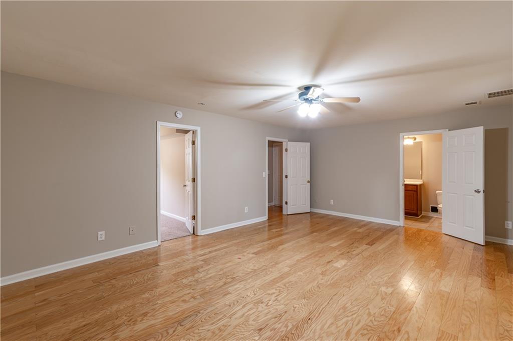 705 Oxford Crest Court NW