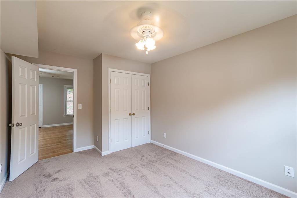 705 Oxford Crest Court NW