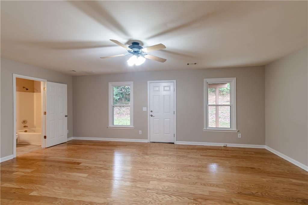 705 Oxford Crest Court NW