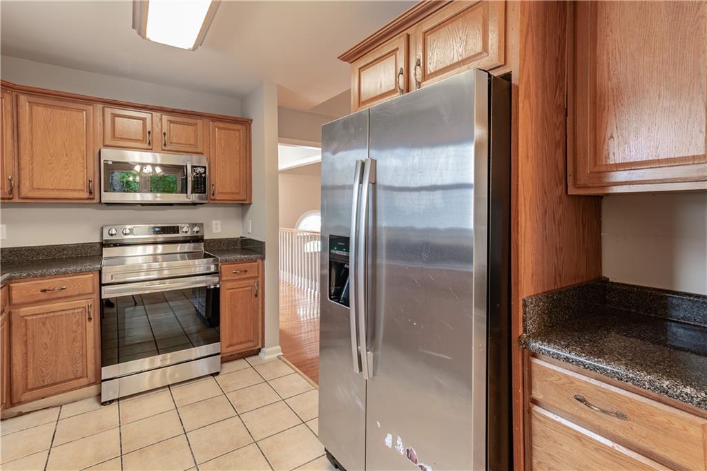 705 Oxford Crest Court NW