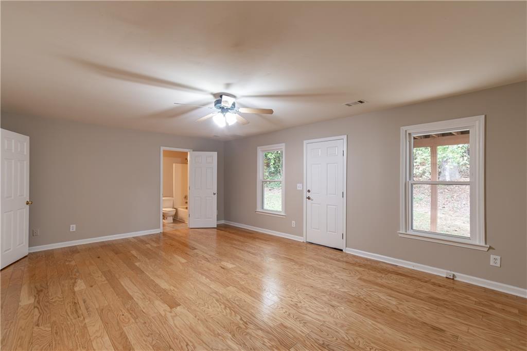 705 Oxford Crest Court NW