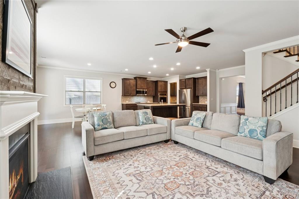 6025 Carruth Lake Drive