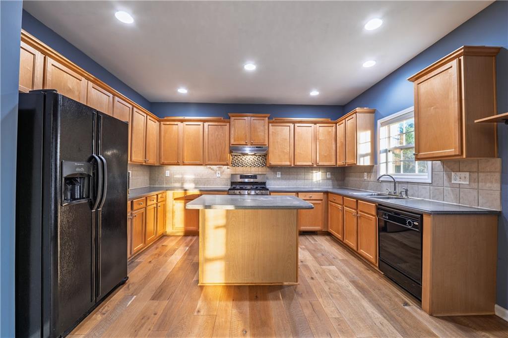 1280 Hidden Creek Point