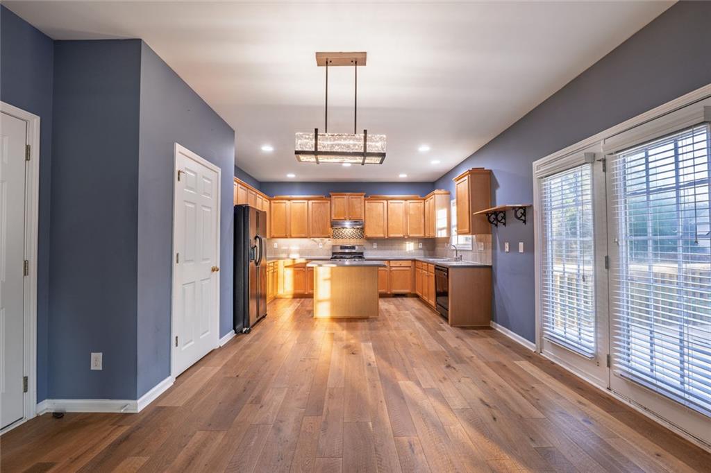 1280 Hidden Creek Point