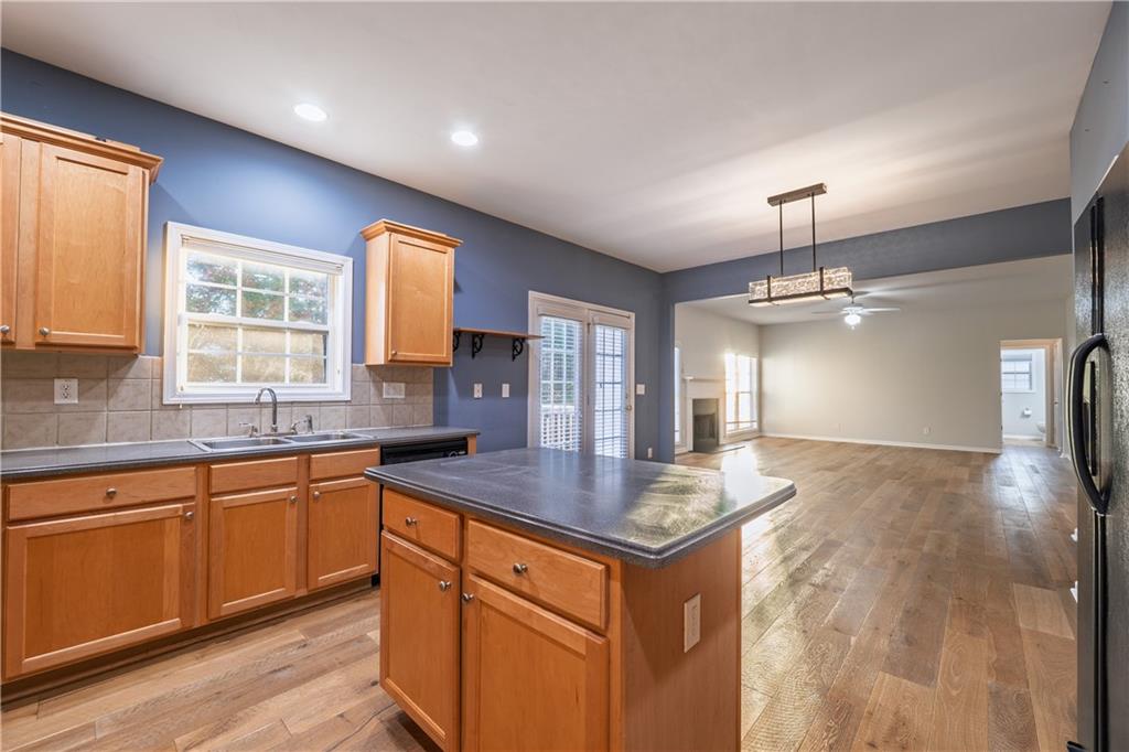 1280 Hidden Creek Point