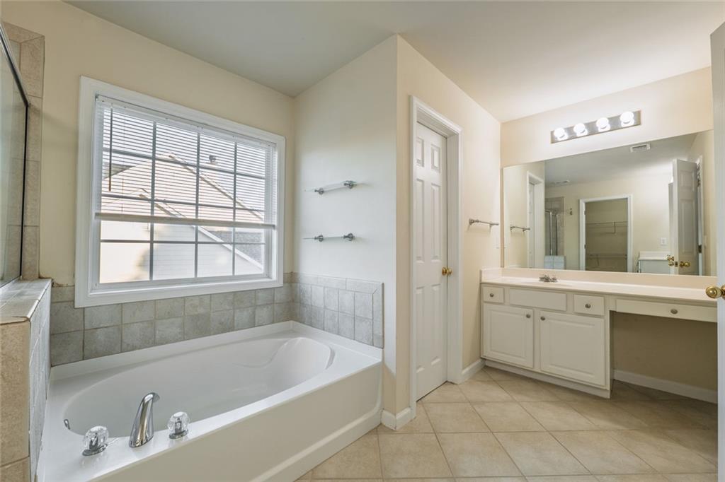 1280 Hidden Creek Point