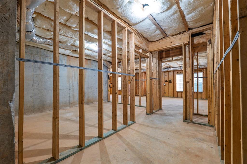 1280 Hidden Creek Point