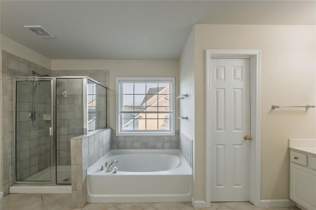 1280 Hidden Creek Point