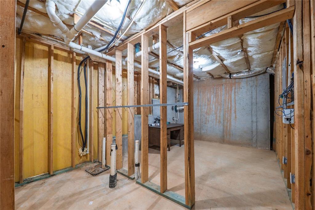 1280 Hidden Creek Point